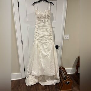 NWT 2BE Bride Mon Cheri ivory ruched taffeta mermaid wedding dress/gown size 10